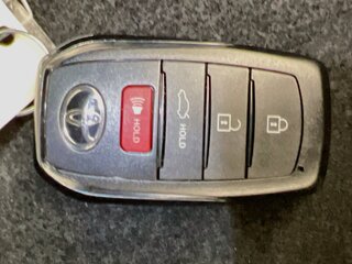 2025 Toyota Camry SE — photo 33