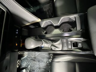 2025 Toyota Camry SE — photo 22