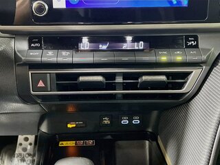 2025 Toyota Camry SE — photo 23