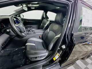 2025 Toyota Camry SE — photo 12