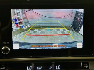 2025 Toyota Camry SE — photo 25