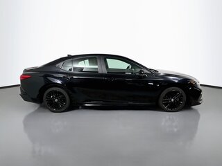 2025 Toyota Camry SE — photo 2