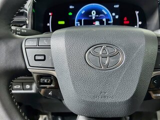 2025 Toyota Camry SE — photo 16