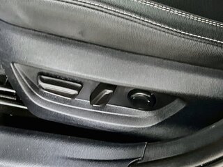 2025 Toyota Camry SE — photo 13