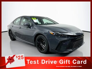 2025 Toyota Camry SE — photo 1
