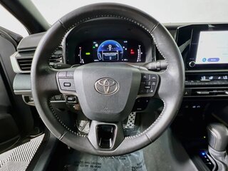 2025 Toyota Camry SE — photo 15