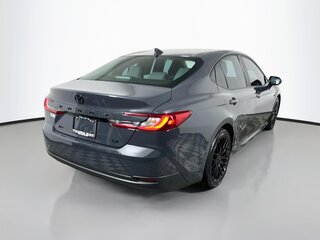 2025 Toyota Camry LE — photo 3