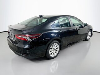 2024 Toyota Camry LE — photo 3