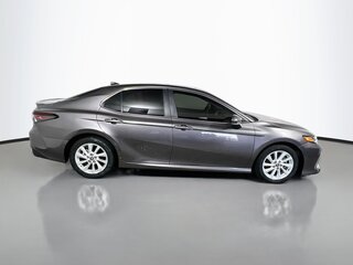 2024 Toyota Camry LE — photo 2