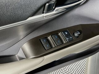 2022 Toyota Camry SE — photo 14