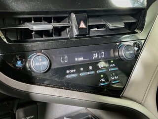 2022 Toyota Camry SE — photo 23