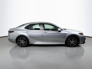 2024 Toyota Camry SE — photo 2