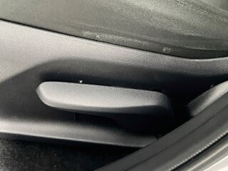 2025 Toyota Rav4 LE — photo 13