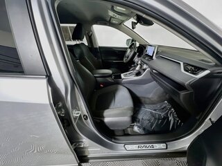 2025 Toyota Rav4 LE — photo 27