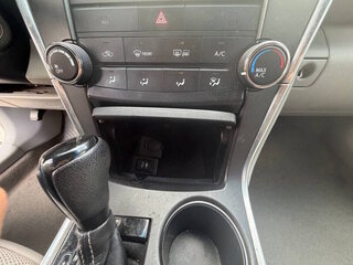 2016 Toyota Camry LE — photo 18
