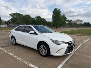 2016 Toyota Camry LE — photo 8
