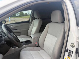 2016 Toyota Camry LE — photo 11