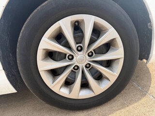 2016 Toyota Camry LE — photo 37