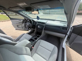 2016 Toyota Camry LE — photo 33