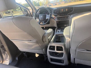 2022 Honda Pilot SE — photo 21