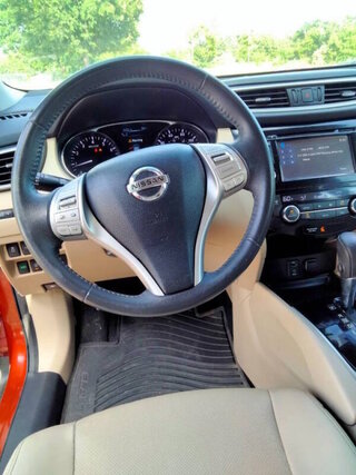 2016 Nissan Rogue SL — photo 13