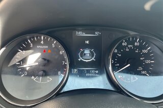 2017 Nissan Rogue SV — photo 18