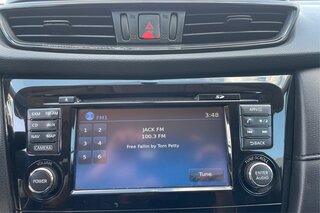 2017 Nissan Rogue SV — photo 14