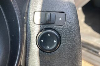 2017 Nissan Rogue SV — photo 32