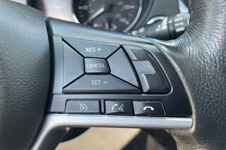 2017 Nissan Rogue SV — photo 28