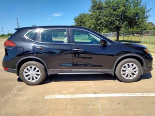 2017 Nissan Rogue S — photo 4