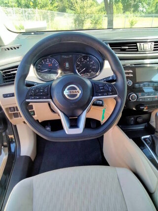 2017 Nissan Rogue S — photo 13
