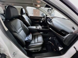 2023 Nissan Rogue SL — photo 28