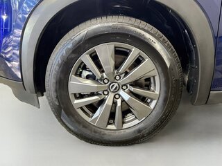 2022 Nissan Pathfinder SV — photo 11