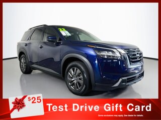 2022 Nissan Pathfinder SV — photo 1