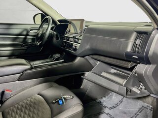 2022 Nissan Pathfinder SV — photo 32