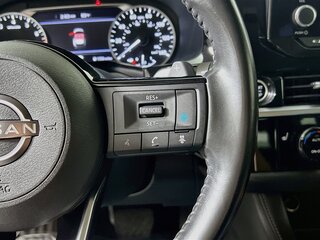 2022 Nissan Pathfinder SV — photo 17