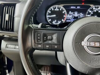 2022 Nissan Pathfinder SV — photo 16