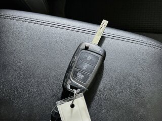 2020 Hyundai Santa Fe SE — photo 32