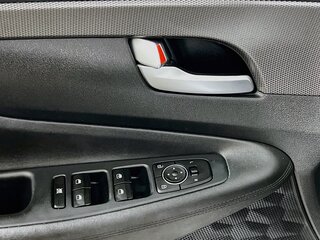 2020 Hyundai Santa Fe SE — photo 14