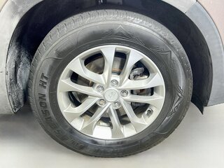 2020 Hyundai Santa Fe SE — photo 11