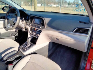 2020 Hyundai Elantra SE — photo 19