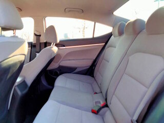 2020 Hyundai Elantra SE — photo 11