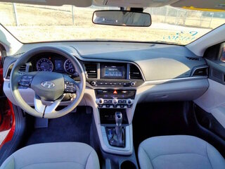 2020 Hyundai Elantra SE — photo 17