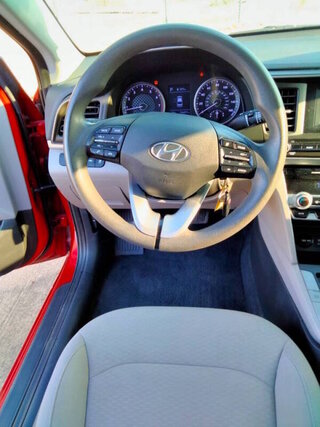 2020 Hyundai Elantra SE — photo 12