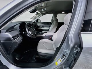 2025 Toyota Grand Highlander LE — photo 12