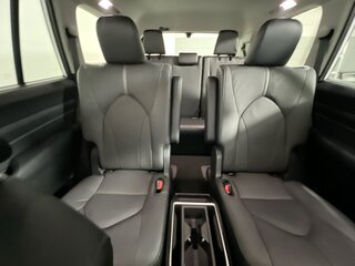 2025 Toyota Grand Highlander Platinum — photo 30