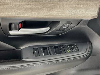 2025 Toyota Grand Highlander Platinum — photo 14
