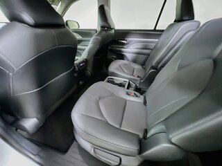 2025 Toyota Grand Highlander Platinum — photo 26