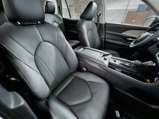 2025 Toyota Grand Highlander Platinum — photo 28