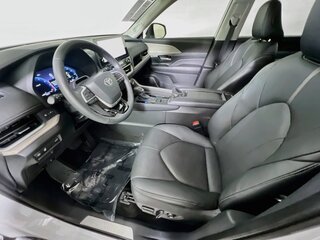 2025 Toyota Grand Highlander Platinum — photo 12